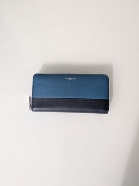 COACH Two-Tone Blue Leather Zip Wallet